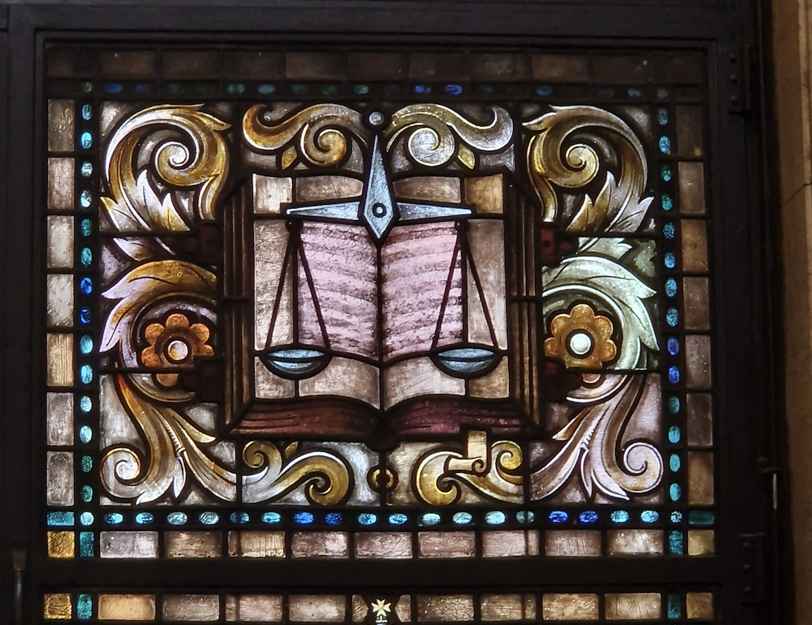 ВКС ще тълкува предпоставките за уволнение на ръководни служители при договор за управление